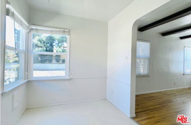 2598 Amherst Ave, Los Angeles CA: https://media.crmls.org/mediaz/2ade3e1d-ac66-4a1c-9552-85ff85f039b6.jpg