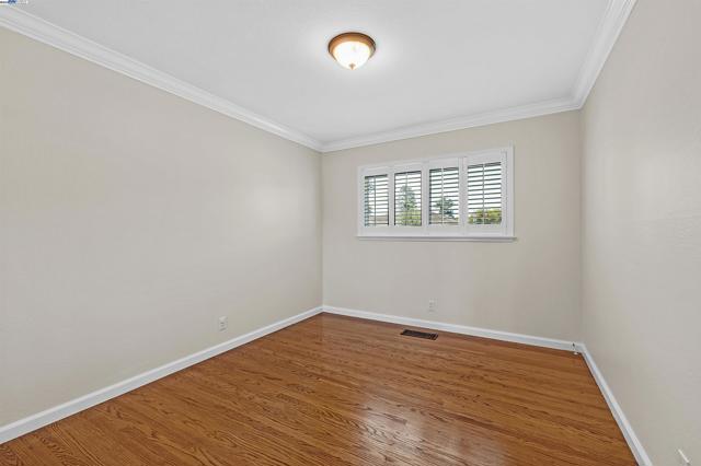4208 Garland Dr, Fremont CA: https://media.crmls.org/mediaz/2ade73f2-522d-4093-8310-466418041210.jpg