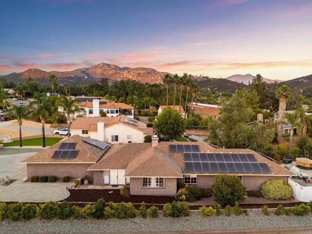 Detail Gallery Image 3 of 41 For 16403 Arena Dr., Ramona,  CA 92065 - 4 Beds | 3/1 Baths