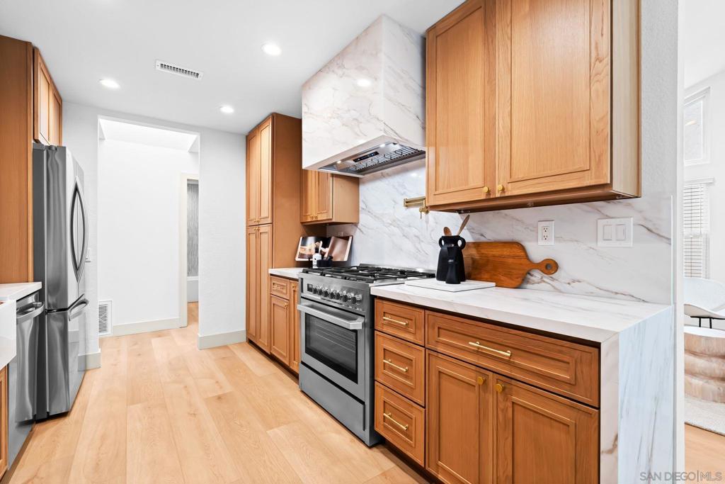 MLS #250037997SD image #11