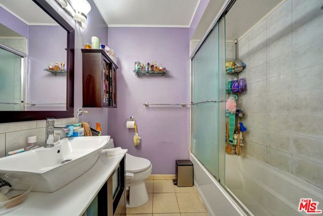 844 N Poinsettia Place, Los Angeles CA: https://media.crmls.org/mediaz/2adf8381-dc93-476f-b91d-87e08373a888.jpg
