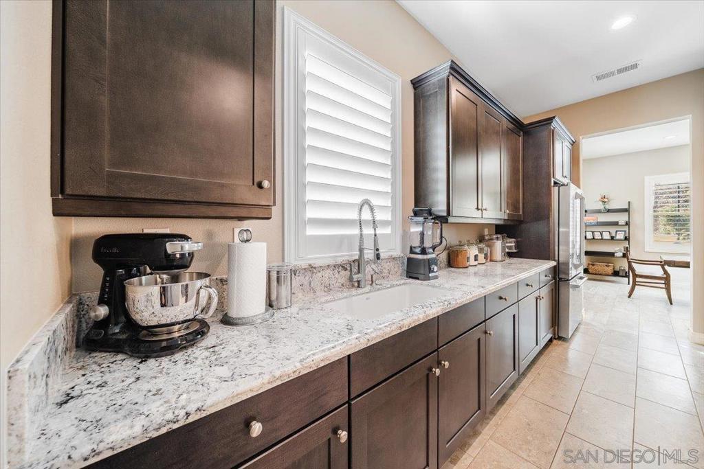 541 Ledge - photo 13