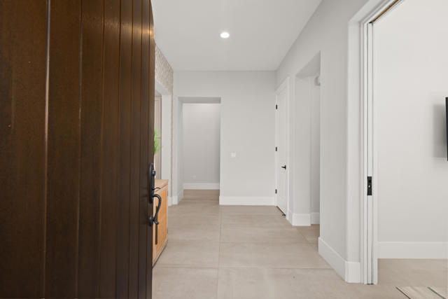 80450 Platinum Way, La Quinta CA: https://media.crmls.org/mediaz/2ae0320e-810f-4d7d-addb-9dcc5c1344ce.jpg