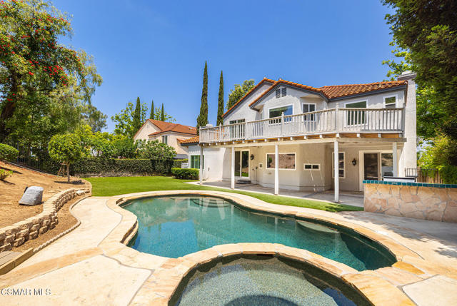 11554 Chestnut Ridge Street, Moorpark CA: https://media.crmls.org/mediaz/2ae04a9f-e679-4e6b-9967-bea894c6629e.jpg