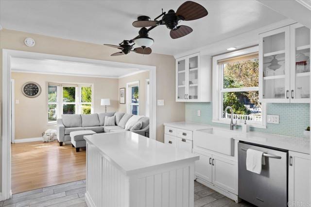 Detail Gallery Image 14 of 41 For 697 Ocean View Ave, Encinitas,  CA 92024 - – Beds | – Baths