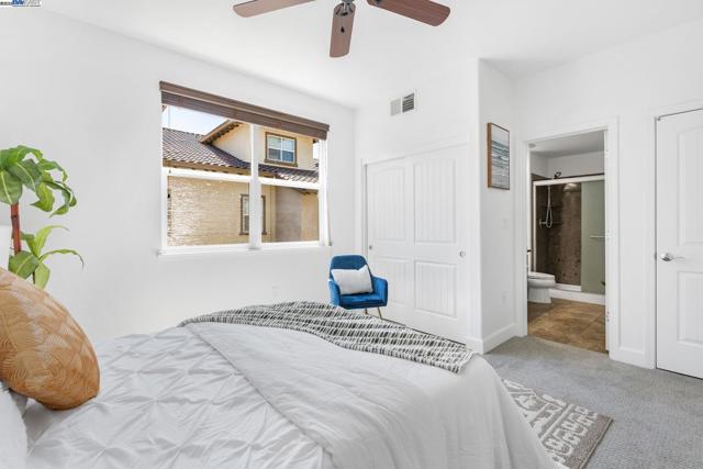3340 Giovanni Way, Dublin CA: https://media.crmls.org/mediaz/2ae14f0a-7278-4438-94c9-1526ac781b88.jpg