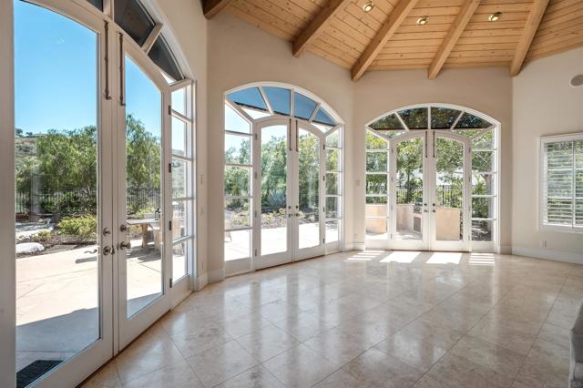 4695 Rancho Verde Trl, San Diego CA: https://media.crmls.org/mediaz/2ae169a6-1de6-4f6b-922a-d3e10dfde1cd.jpg