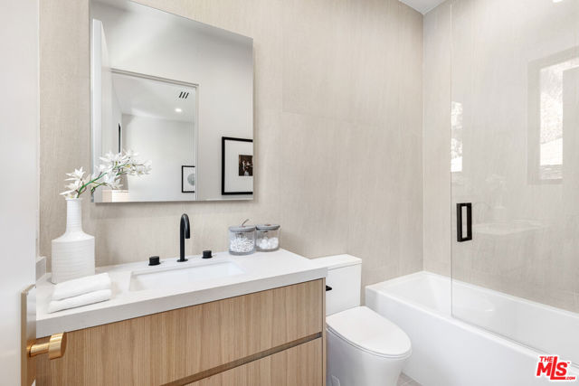 1822 N Vista Street, Los Angeles CA: https://media.crmls.org/mediaz/2ae186cf-b4ff-498c-a139-0636c47d48e8.jpg
