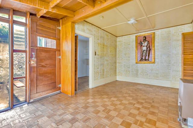 658 Lisbon Street, San Francisco CA: https://media.crmls.org/mediaz/2ae21793-f0ae-409d-a6f7-ab537e738c6d.jpg