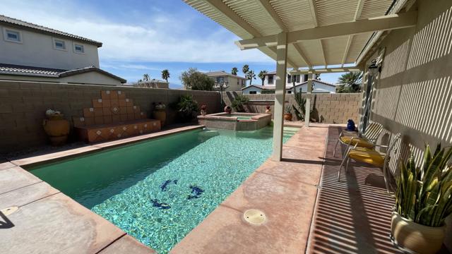 82549 Tivoli Court, Indio CA: https://media.crmls.org/mediaz/2ae2801f-a39e-4c88-99bb-8cf67ed2d88a.jpg
