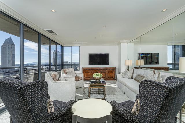 700 Front Street, San Diego CA: https://media.crmls.org/mediaz/2ae49508-ffda-45e4-92ab-c9a551664214.jpg