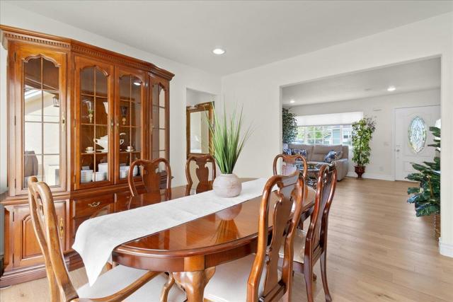 670 Van Buren Circle, Monterey CA: https://media.crmls.org/mediaz/2ae63af3-4291-4752-a410-5e53e587b1e0.jpg
