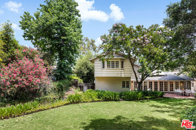 1215 Linda Ridge Lane, Pasadena CA: https://media.crmls.org/mediaz/2ae66460-c940-47ea-9f78-ea82a93e4acc.jpg