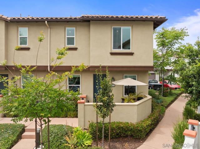 4170 Sitio Cielo, Oceanside CA: https://media.crmls.org/mediaz/2ae67a6d-bb77-4dcd-a7d2-f4839ba12a1c.jpg
