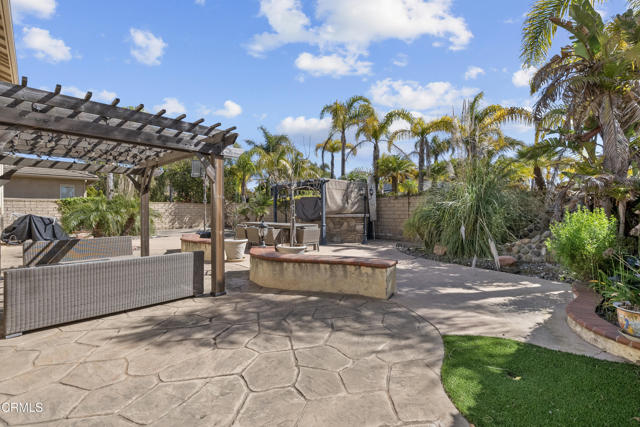 2012 Keltic Lodge Drive, Oxnard CA: https://media.crmls.org/mediaz/2ae6b51b-f1bd-405a-b966-a7c97207523e.jpg