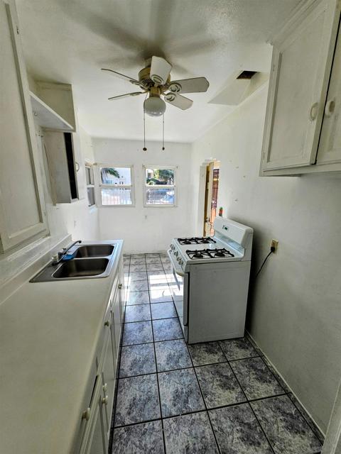 1135 41 26th Street, San Diego CA: https://media.crmls.org/mediaz/2ae6f68c-c36b-43b1-b553-bbf2b876a104.jpg