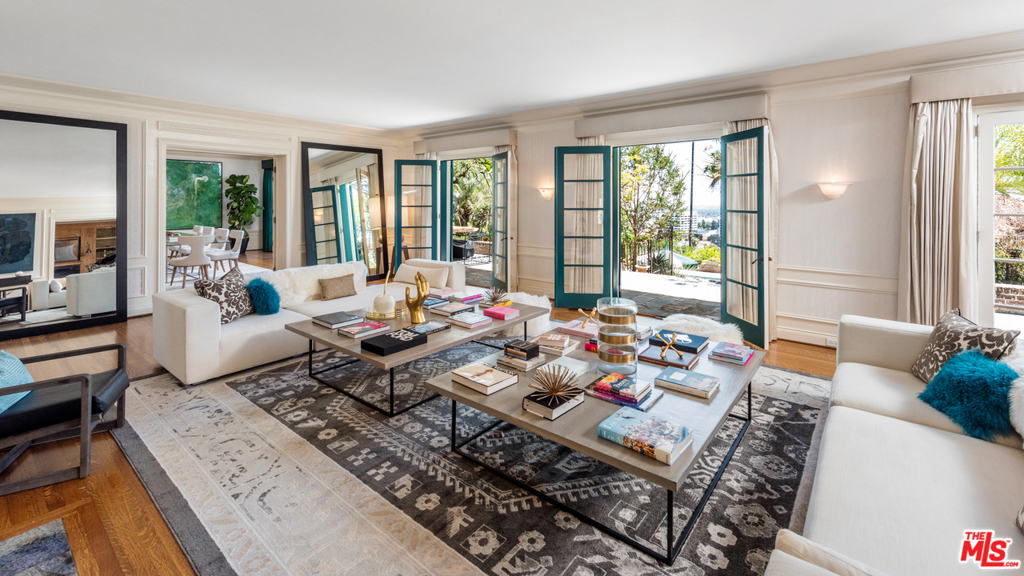 2003 La Brea Terrace