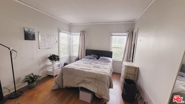 5409 Russell Avenue, Los Angeles CA: https://media.crmls.org/mediaz/2ae81e8d-8471-4aae-bec5-c8517f0867fb.jpg