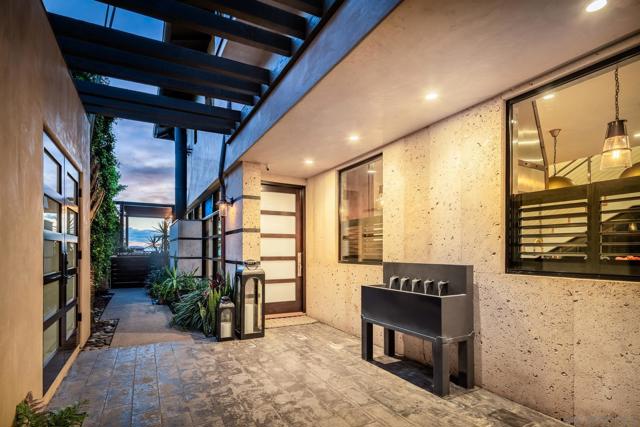 282 Neptune Avenue, Encinitas CA: https://media.crmls.org/mediaz/2ae84ba2-9eef-4293-86cf-7c9fe853aaab.jpg
