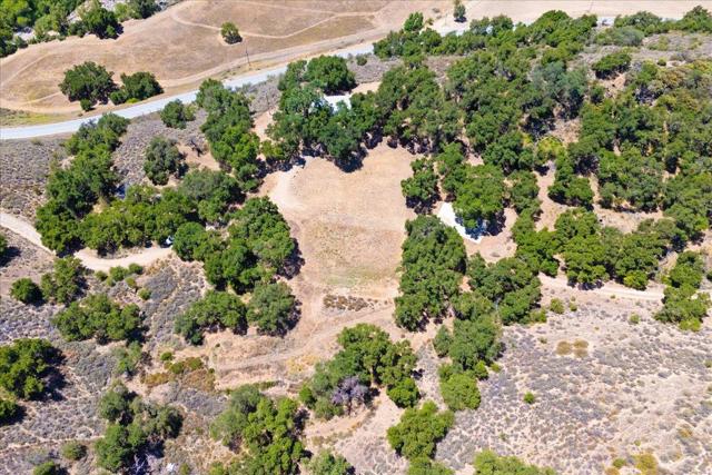 47292 Arroyo Seco Road, Greenfield CA: https://media.crmls.org/mediaz/2ae85ec1-a6fd-49c7-86cc-be2dc2c84633.jpg