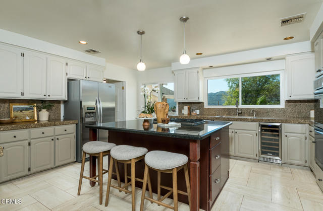 Detail Gallery Image 20 of 74 For 3550 Santa Carlotta St, Glendale,  CA 91214 - 5 Beds | 4 Baths