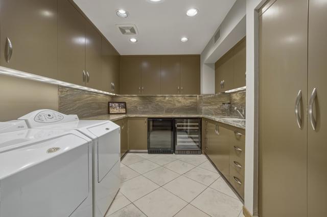 70150 Thunderbird Road, Rancho Mirage CA: https://media.crmls.org/mediaz/2ae89c65-5cb1-4436-84eb-b46cb294f31a.jpg