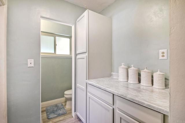 Detail Gallery Image 5 of 12 For 520 Starling Dr, Vista,  CA 92083 - 3 Beds | 1/1 Baths