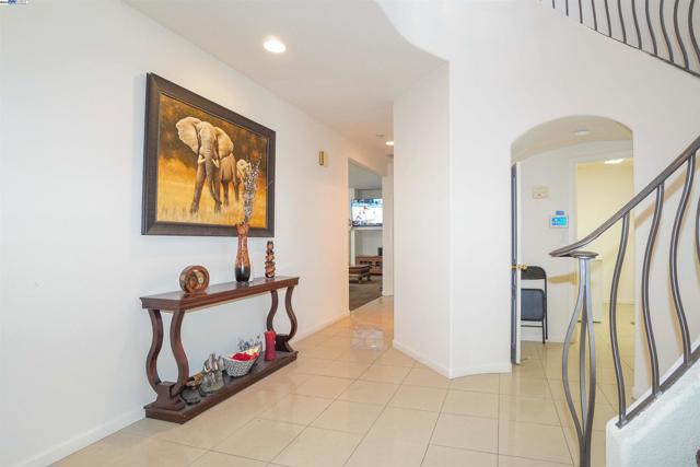 5018 Southport Ct, Antioch CA: https://media.crmls.org/mediaz/2ae9499b-c5cb-48f8-bb48-0d942064d4e0.jpg