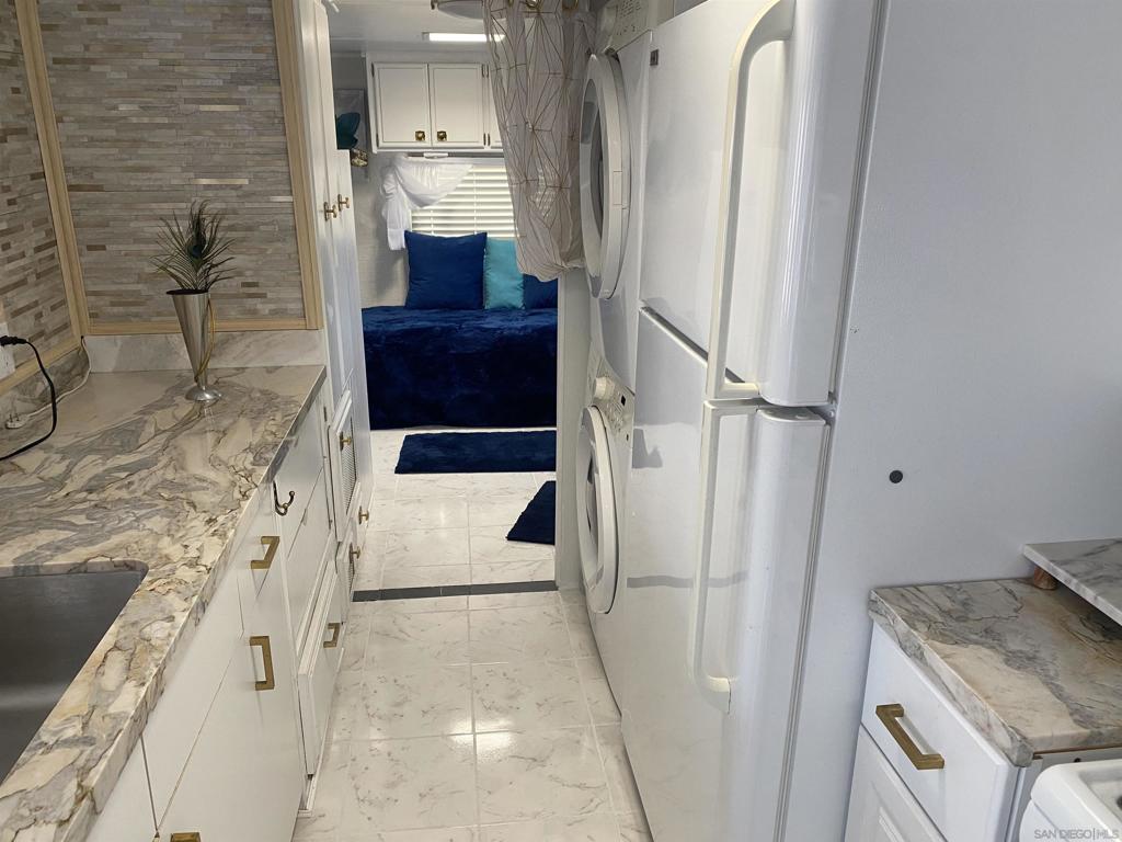 MLS #250032331SD image #9