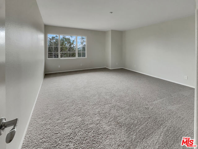 5692 Como Circle, Woodland Hills CA: https://media.crmls.org/mediaz/2ae9ed82-452e-4027-861f-af856a4ee3ab.jpg