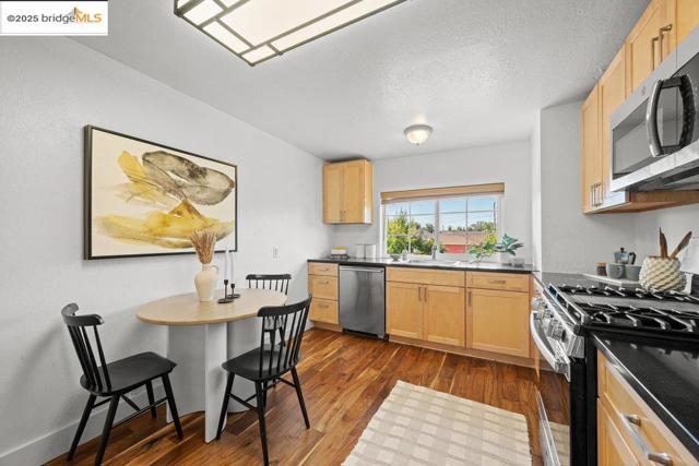 Image 17 of 47 For 9285 D St  