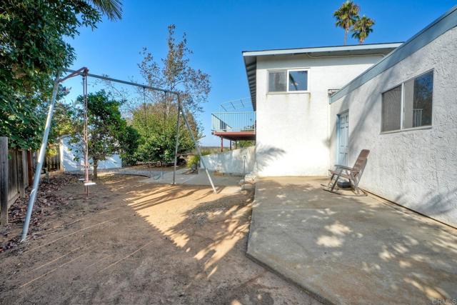 2428 Dunstan Street, Oceanside CA: https://media.crmls.org/mediaz/2aea5275-da7a-47be-8570-1c0d6927dc9e.jpg