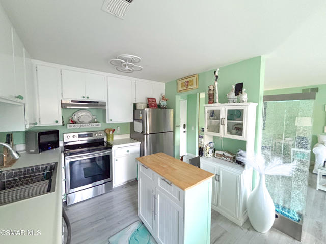 291 Sequoia Court, Thousand Oaks CA: https://media.crmls.org/mediaz/2aea95c1-9ec4-4061-b269-0645d69ef793.jpg