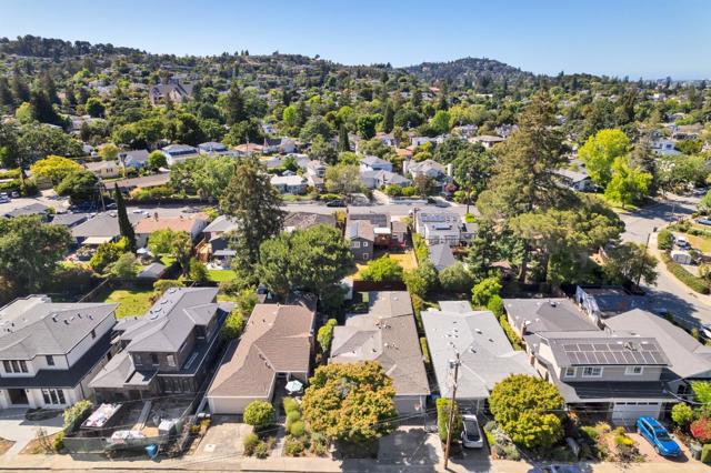 155 Oakview Drive, San Carlos CA: https://media.crmls.org/mediaz/2aeaef56-5b90-4b44-acb1-a590fb604e1a.jpg