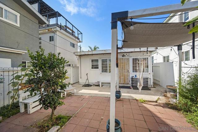 849 851 Missouri St, San Diego CA: https://media.crmls.org/mediaz/2aeb05ab-a7c0-4d62-a9ed-a62599a17822.jpg
