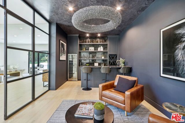 4261 Temma Court, Calabasas CA: https://media.crmls.org/mediaz/2aeb5c58-356e-4a27-83e4-122920d63984.jpg