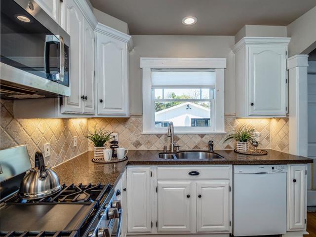 489 Atlanta Avenue, San Jose CA: https://media.crmls.org/mediaz/2aec07f8-3ec8-4535-b172-4b8897f716fe.jpg
