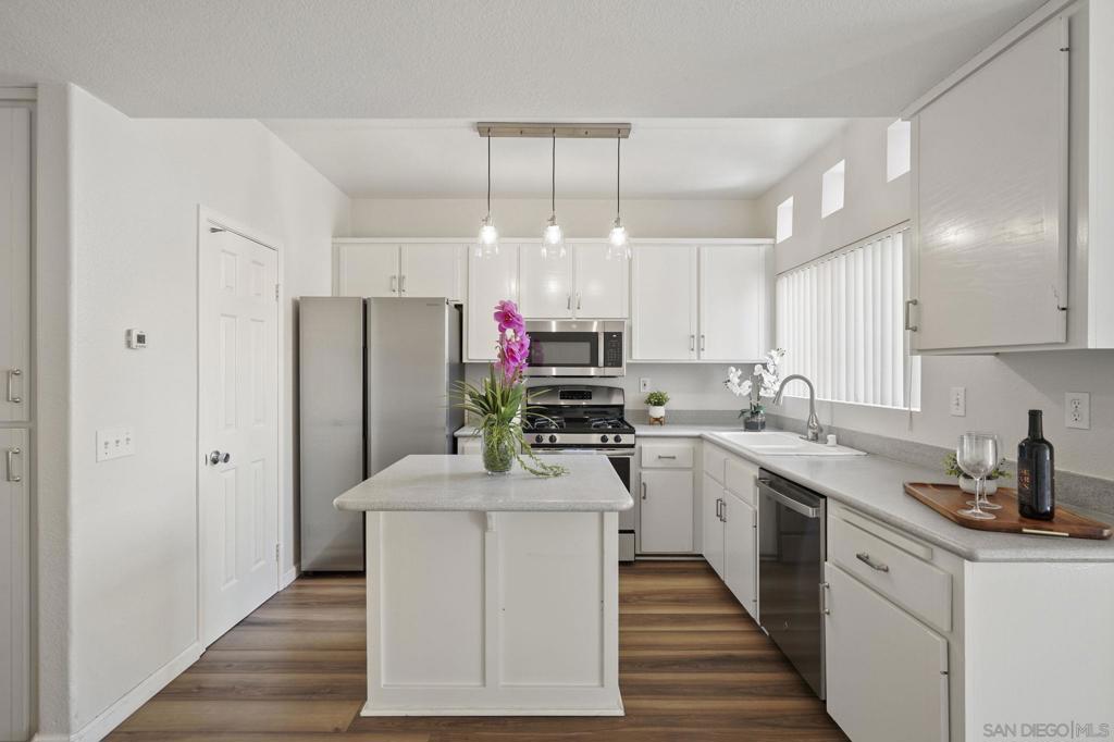 221 Donax Ave #11
