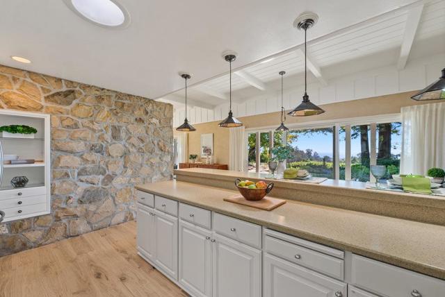 33 Aqua View Drive, Watsonville CA: https://media.crmls.org/mediaz/2aed222a-f83f-45ad-a01b-11e0b8e8c6c5.jpg