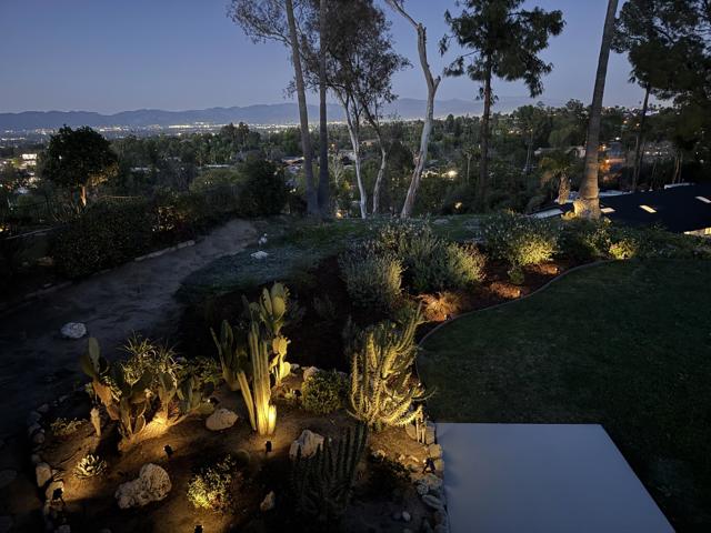 5324 Felice Place, Woodland Hills CA: https://media.crmls.org/mediaz/2aed7afa-9746-42f7-9ca2-44ba200e3f71.jpg
