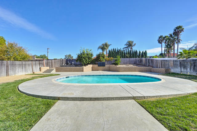 45478 Masters Drive, Temecula CA: https://media.crmls.org/mediaz/2aede28a-ad4b-4943-9ddb-5c50fe25d9c6.jpg