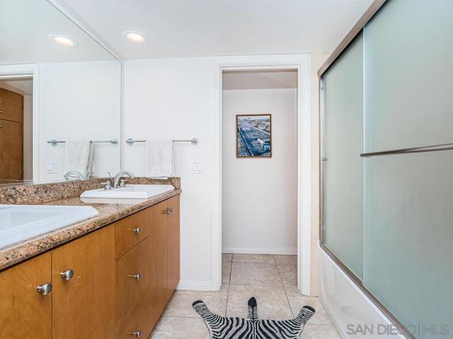 924 Hornblend, San Diego CA: https://media.crmls.org/mediaz/2af00ba1-962a-4a5e-afac-fbb2d01c7c7d.jpg