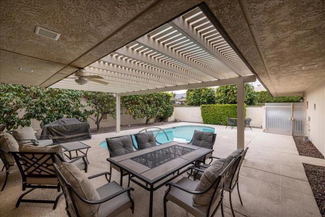19 Colgate Drive, Rancho Mirage CA: https://media.crmls.org/mediaz/2af0ee6c-0db7-4bae-bbe9-10dad8ebeb23.jpg