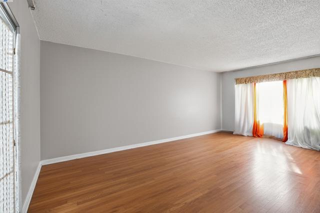 1045 72nd Avenue, Oakland CA: https://media.crmls.org/mediaz/2af11f04-6277-42d2-9966-6fb8095a6176.jpg