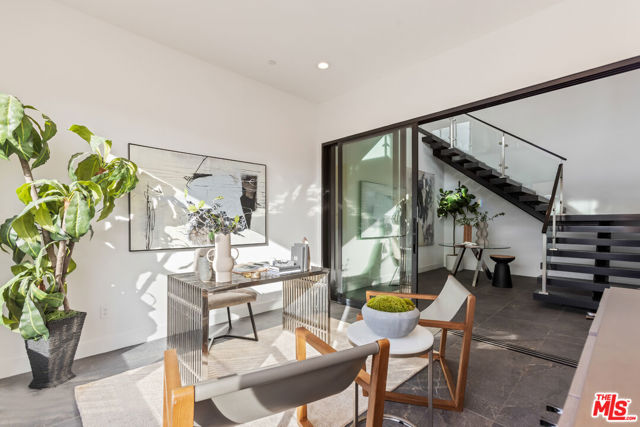 20668 W Hummingbird Court, Porter Ranch CA: https://media.crmls.org/mediaz/2af12b90-20d5-43e0-bb88-3d9b88bf3ee6.jpg