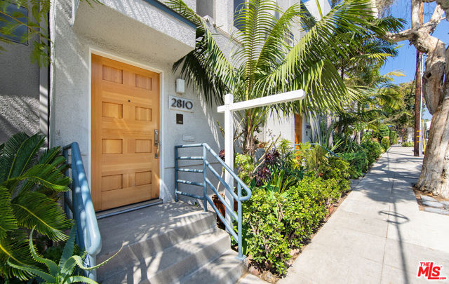 2810 6TH Street photo 2