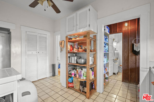 656 Parkman Avenue, Los Angeles CA: https://media.crmls.org/mediaz/2af1b2f8-be2e-4059-891b-df4c3a4d601d.jpg