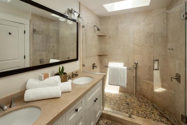 555 Hermosa Way, Menlo Park CA: https://media.crmls.org/mediaz/2af1d7f5-6ecf-4f8d-8acf-6c057420a1cf.jpg