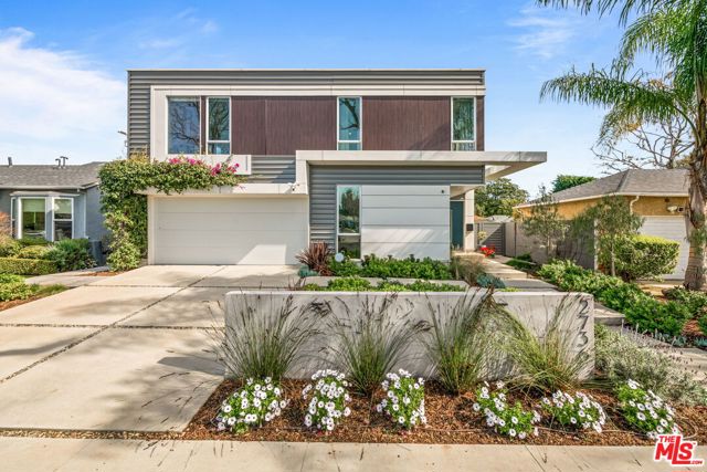 2736 Armacost Avenue, Los Angeles CA: https://media.crmls.org/mediaz/2af20895-db00-46d1-9f2c-fd2c25c65489.jpg