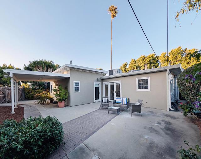 808 Patricia Avenue, San Mateo CA: https://media.crmls.org/mediaz/2af3682e-e0f2-4f7c-8f06-3207d0db9d61.jpg